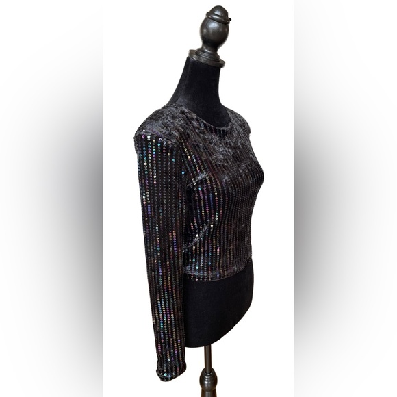 Black Crop Top - Picture 13 of 13